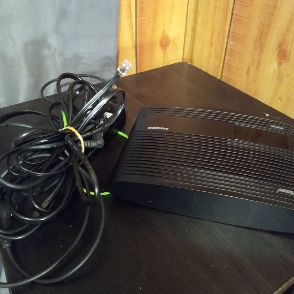 Samsung 4 G LTE Network extender 2